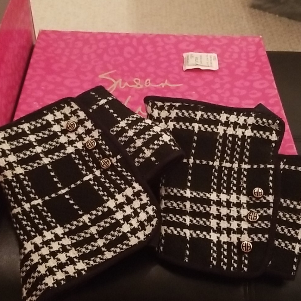 Shoes - Picture 2 of 10